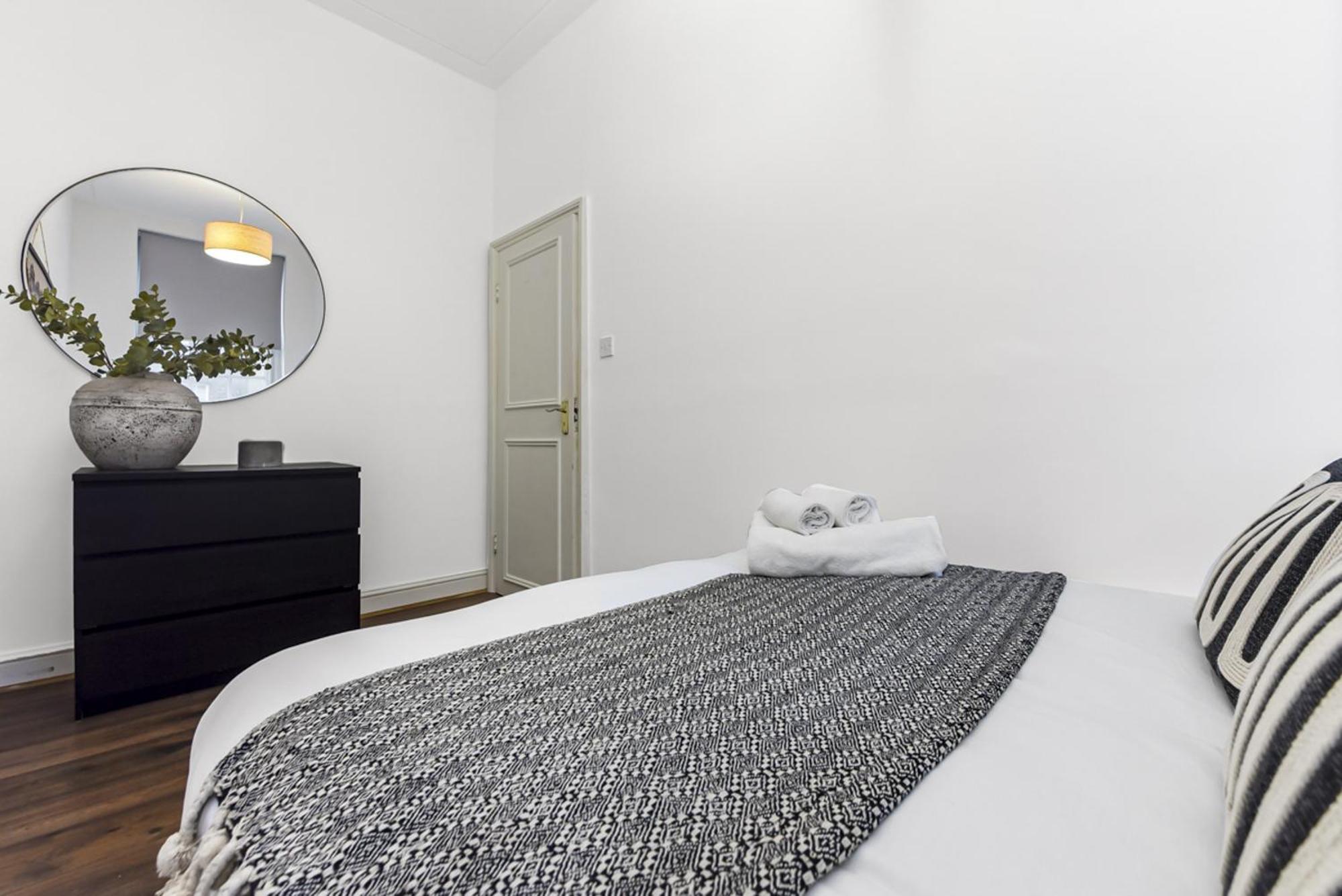 2 Bed Apartment- Mayfair 1 Londra Esterno foto